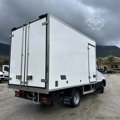 Transporter mit Koffer Iveco Daily 35c18