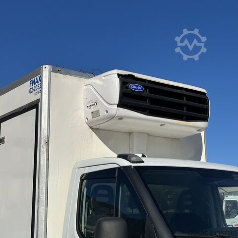 Transporter mit Koffer Iveco Daily 35c18