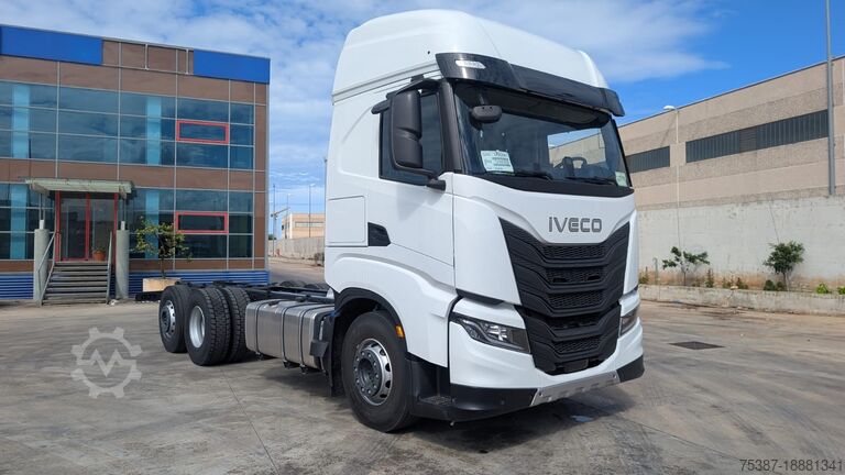 Truck chassis IVECO Stralis 500