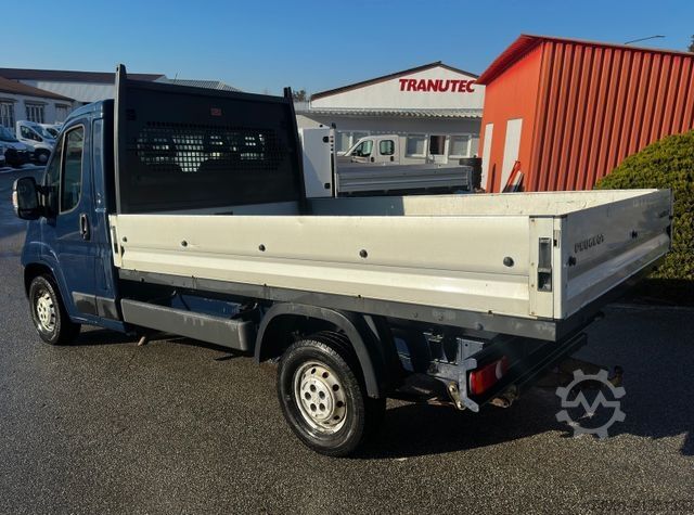 Pritschenwagen PEUGEOT Boxer Pritsche 335 L2 BlueHDi 130
