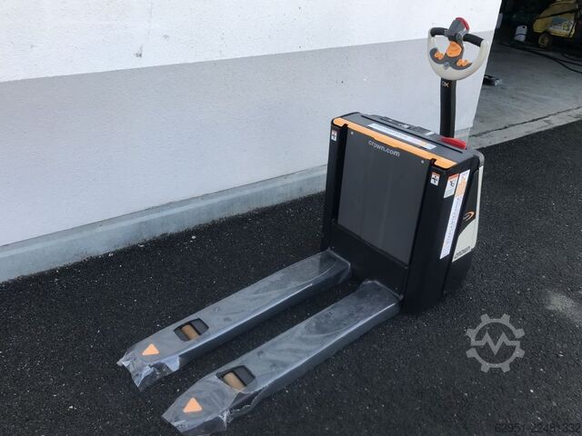 Electric Pallet Truck Crown WP 3080 Elektro-Hubwagen mit Masthub