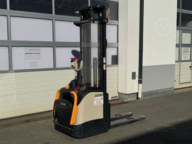 High Lift stacker Crown ET 4000 1.6