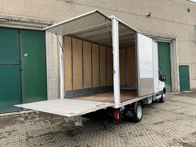 Sonderausbau-Transporter Ford Transit 350 Furgone in Lega