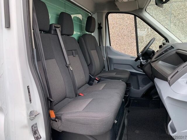 Sonderausbau-Transporter Ford Transit 350 Furgone in Lega