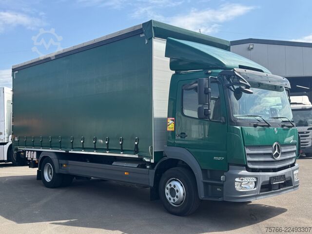 Flatbed truck with tarp MERCEDES-BENZ ATEGO 1527 L / LBW 2,0 T / 2 x AHK / 3 SITZER