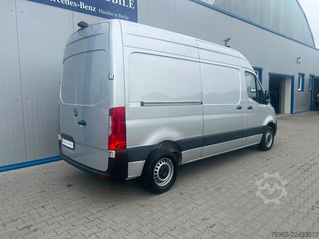High top van MERCEDES-BENZ Sprinter 215 9G-TR HOCH+LANG KLIMA 3-SITZ KAMERA