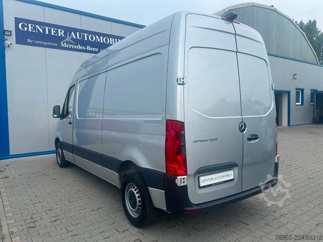 High top van MERCEDES-BENZ Sprinter 215 9G-TR HOCH+LANG KLIMA 3-SITZ KAMERA