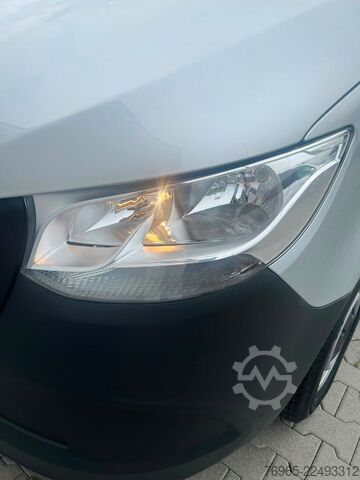 High top van MERCEDES-BENZ Sprinter 215 9G-TR HOCH+LANG KLIMA 3-SITZ KAMERA