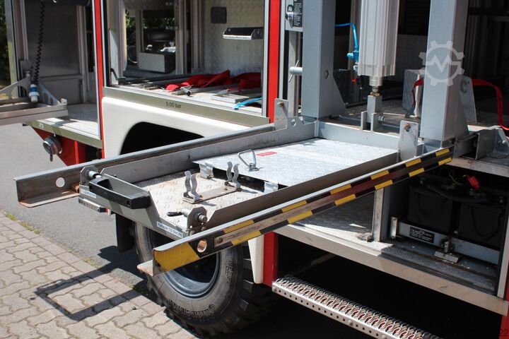 Spezial-LKW IVECO 95 E 18 4x4 Single Bereift  Feuerwehr LF 8/6