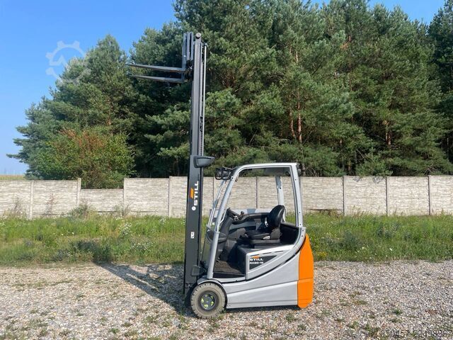 Electric - 3 wheels Still RX20-16 drive-in