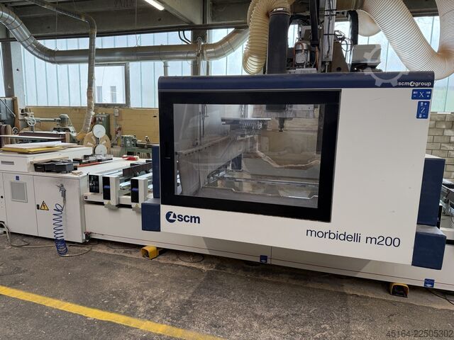 CNC machining center Morbidelli M 200
