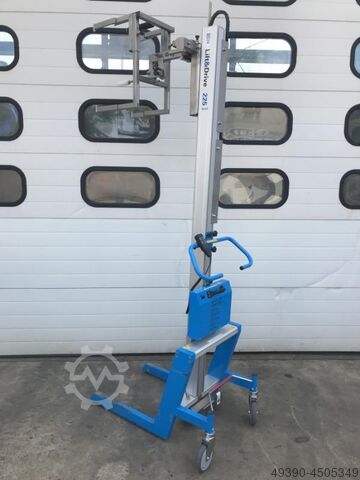 Electric loading lift – pedestrian stacker, pallet truck; for ergonomic handling of small loads, ped EXPRESSO Lift & Drive 225 (lift2move)