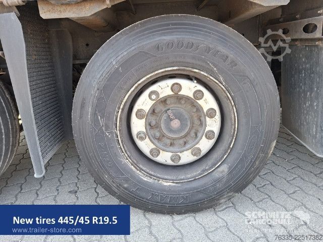 Auflieger mit Pritsche & Plane Kögel Curtainsider Mega