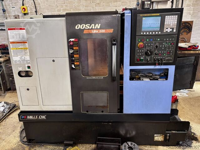 CNC lathe Doosan Lynx 220B