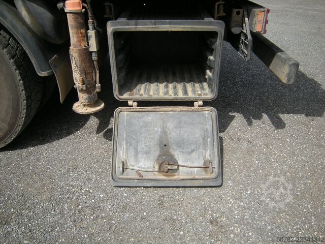 Truck mounted crane Mercedes-Benz Actros 1848