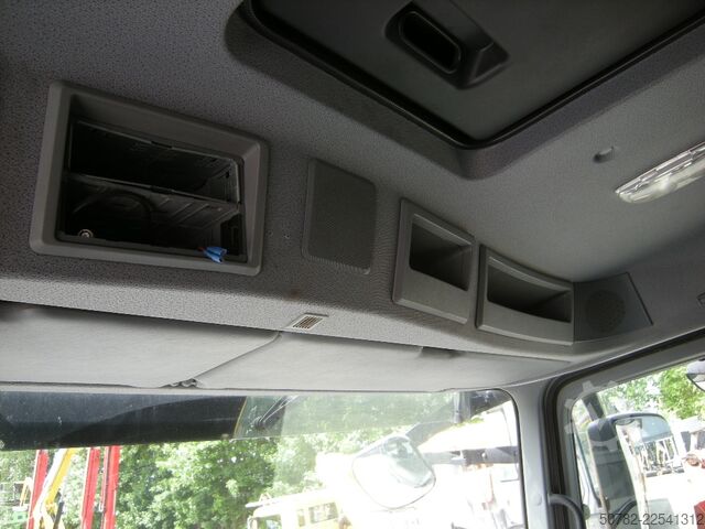 Truck mounted crane Mercedes-Benz Actros 1848