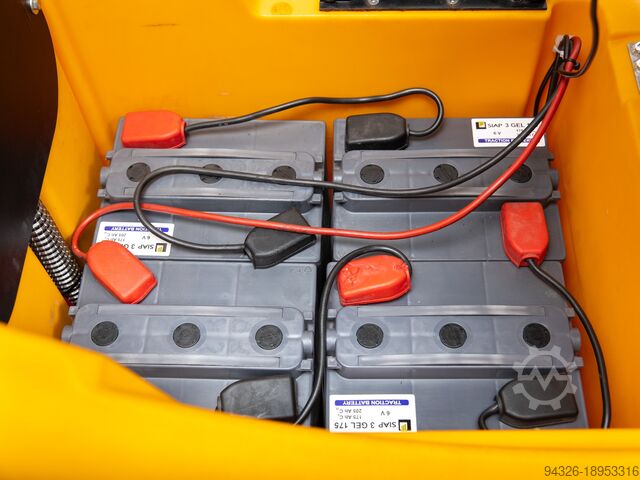 Scrubber Dryer Adiatek Coral 70 NEW BATT Adiatek Coral 70 S - 476mth NEW BATTERIES