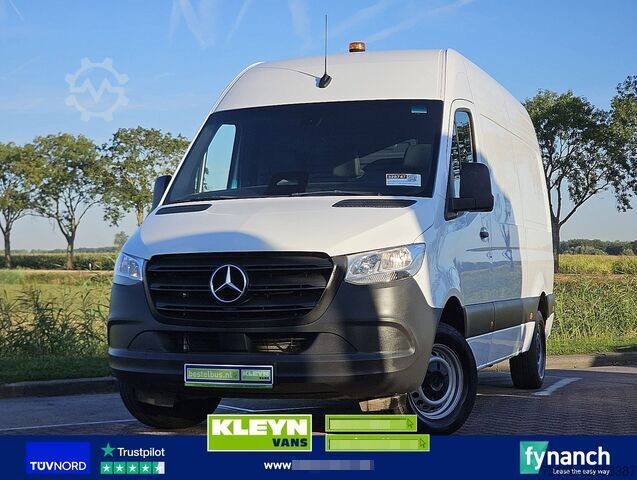 High-roof van MERCEDES-BENZ SPRINTER 311 L2H2 MBUX10  RWD