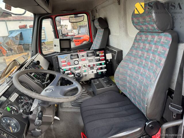 Oil spill remover / road cleaner Mercedes-Benz 1424 Ölspurenbeseitiger