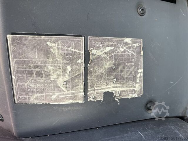 Electric 4-wheel forklift Still RX60-40/600