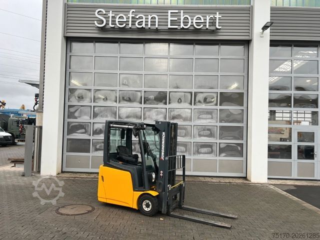 Frontstapler JUNGHEINRICH EFG 215 / Triplex: 4.25m! / SS / 1.285h / 2021