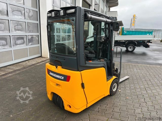 Frontstapler JUNGHEINRICH EFG 215 / Triplex: 4.25m! / SS / 1.285h / 2021