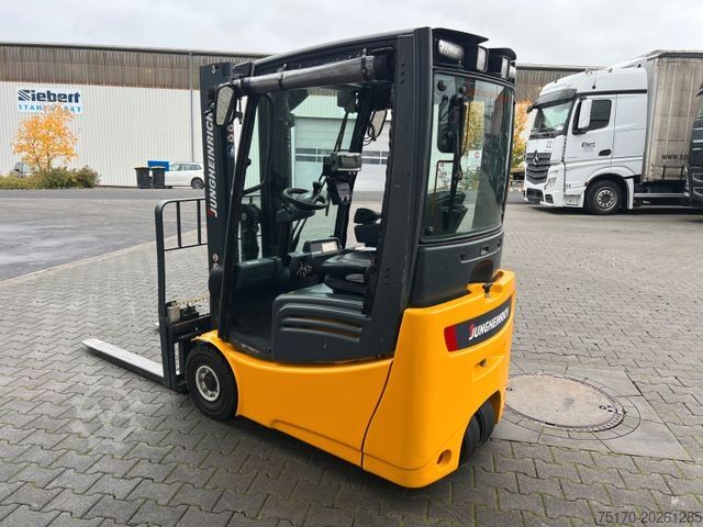 Frontstapler JUNGHEINRICH EFG 215 / Triplex: 4.25m! / SS / 1.285h / 2021