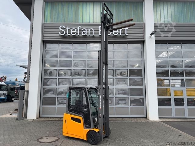 Front loader forklift JUNGHEINRICH EFG 215 / Triplex: 4.25m! / SS / 4.168h / 2024