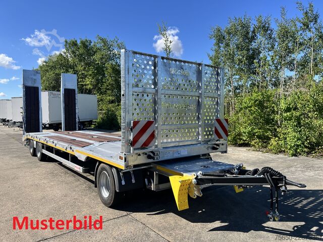 Low loader trailer Möslein T4 VB H1 gerade  neuer 4 Achs Tieflader gerade Ladefläche