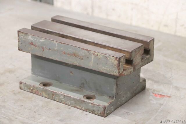 Tombstone with T-slots Guss 245/165/H130 mm