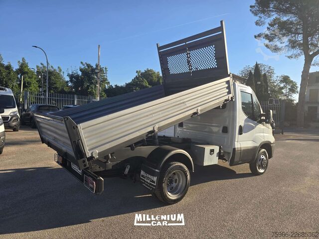 Tipper van Iveco DAILY 35-12 RIBALTABILE TRILATERALE 2017