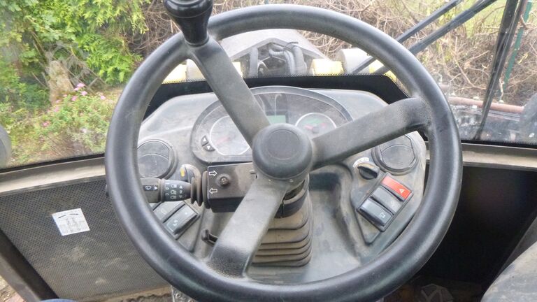 Pneumatic slewing drive MECALAC Ahlmann AS 700
