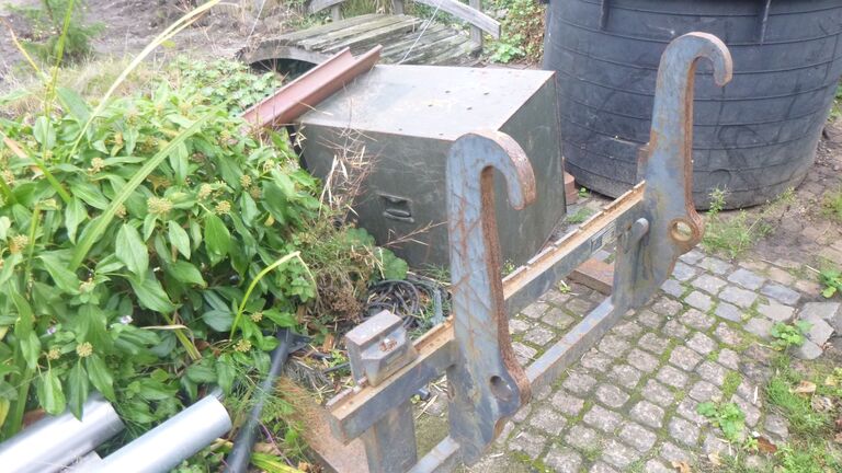 Pneumatic slewing drive MECALAC Ahlmann AS 700