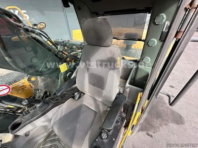 Kettenbagger VOLVO EC300DN Kettenbagger mit Tieflöffel