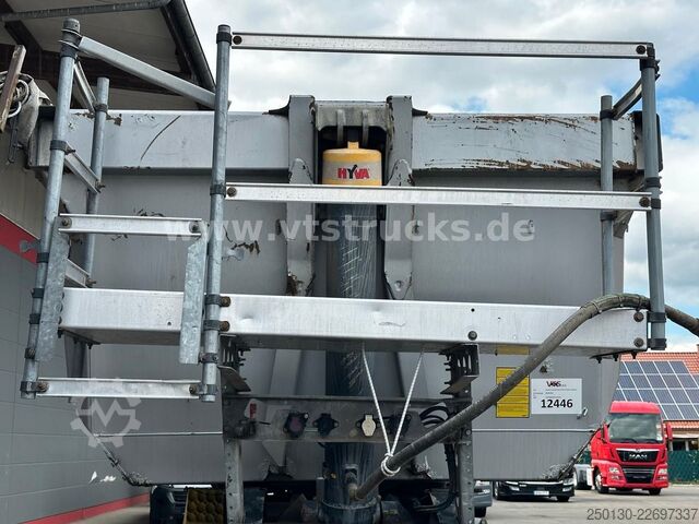 Kipper Auflieger SCHMITZ CARGOBULL SKI 24 Kippauflieger m. Rollplane, Liftachse