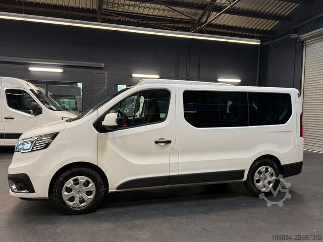 Kleinbus RENAULT Trafic Kombi L1H1 Life Style 8 Sitze AC LED PDC