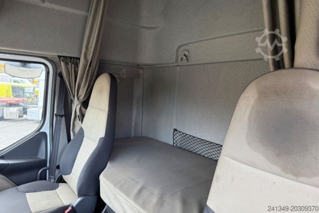 Roll-off tipper truck RENAULT Lander 8x2 Retarder Lift-&Lenkachse