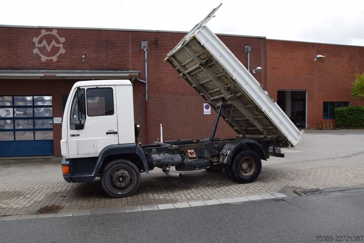 Tipper van MAN L2000  8.153 Meiller Kipper 2xAHK HU 04-27