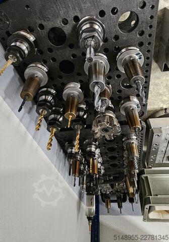 Vertikales Bearbeitungszentrum FANUC Robodrill α-T21iF / BT30