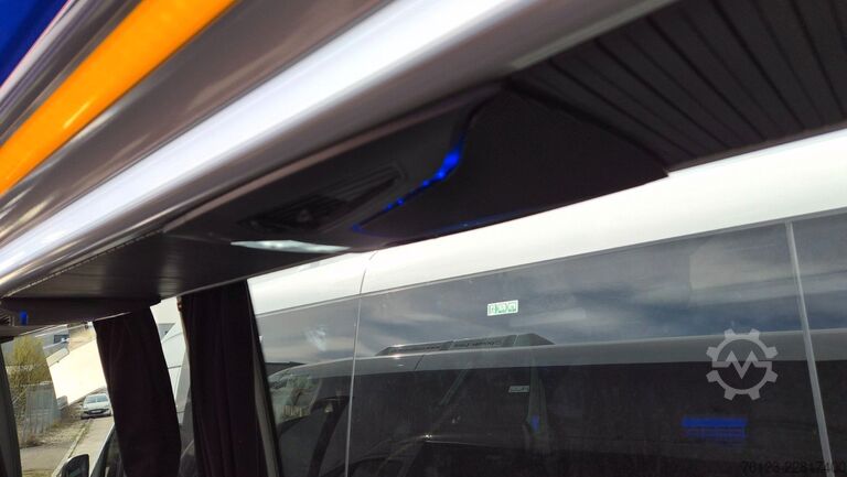 Kleinbus MERCEDES-BENZ 519  Allrad 4 x 4  20 / 23 Sitzer schnelle Liefe