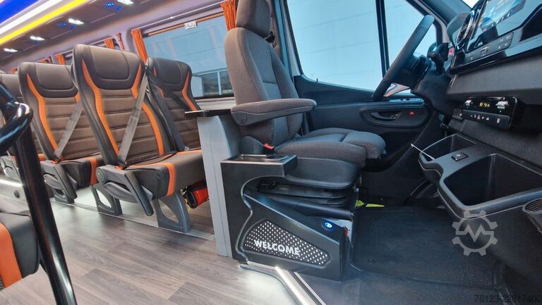Kleinbus MERCEDES-BENZ 519  Allrad 4 x 4  20 / 23 Sitzer schnelle Liefe