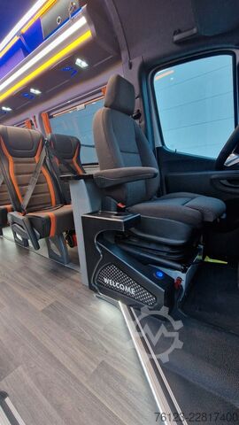 Kleinbus MERCEDES-BENZ 519  Allrad 4 x 4  20 / 23 Sitzer schnelle Liefe