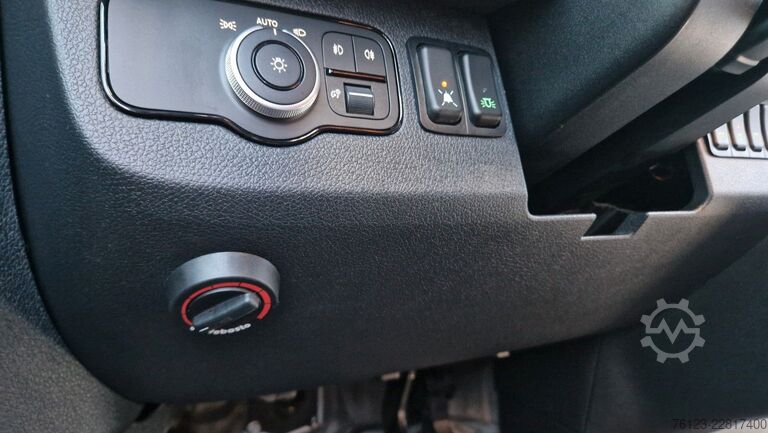 Kleinbus MERCEDES-BENZ 519  Allrad 4 x 4  20 / 23 Sitzer schnelle Liefe