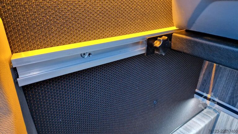 Kleinbus MERCEDES-BENZ 519  Allrad 4 x 4  20 / 23 Sitzer schnelle Liefe