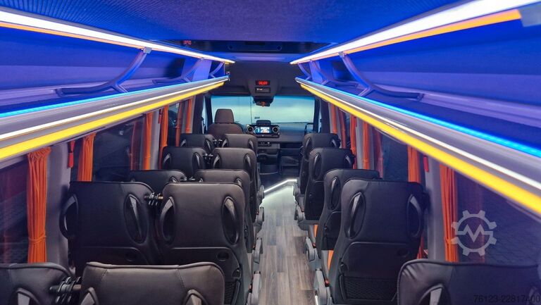 Kleinbus MERCEDES-BENZ 519  Allrad 4 x 4  20 / 23 Sitzer schnelle Liefe