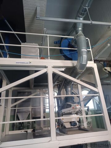 Landmaschine Kastenmüller cleaning and drying seeds 