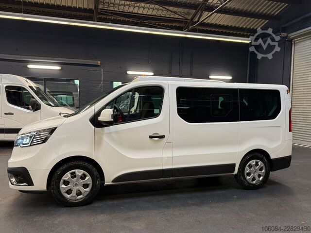 Kleinbus RENAULT Trafic Kombi L1H1 Life Style 8 Sitze AC LED PDC