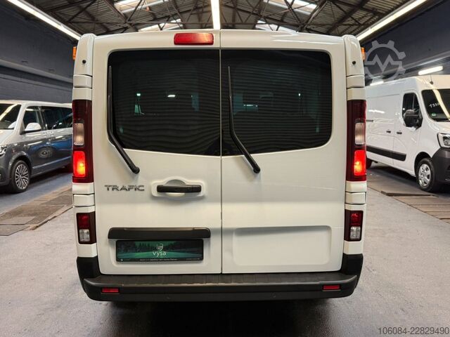 Kleinbus RENAULT Trafic Kombi L1H1 Life Style 8 Sitze AC LED PDC