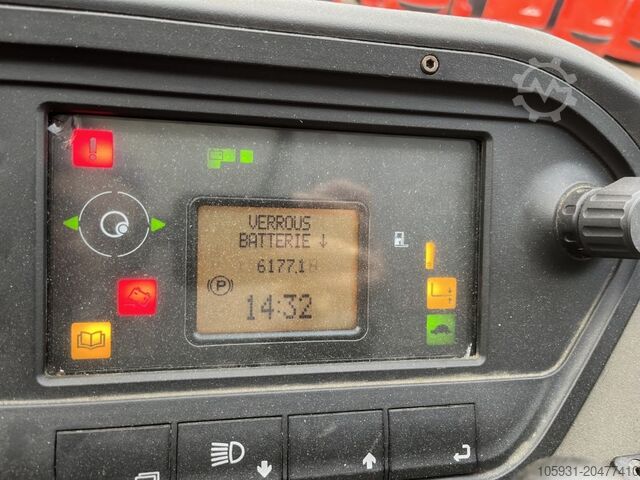 Schubmaststapler Linde R16HD-01