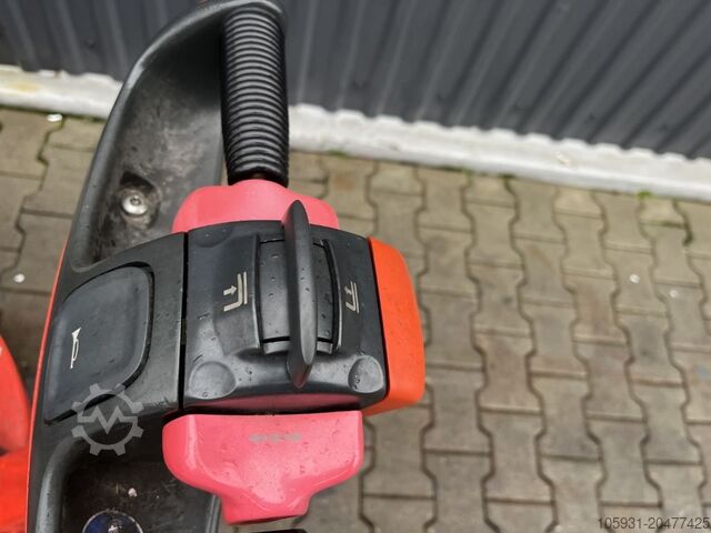 Pedestrian Stacker Linde L06AC